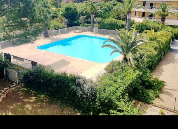 Merazur Fréjus Екстериор снимка